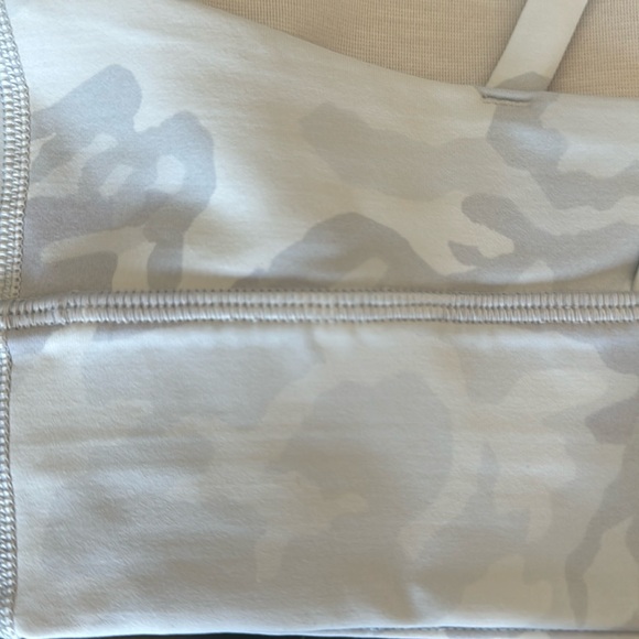 Lululemon Energy Longline sport bra. Size 8 - Picture 3 of 3